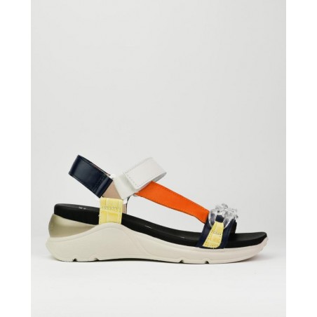 Sandalias de mujer...