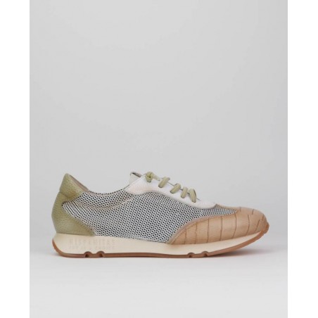 Deportivas de mujer...