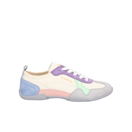 Deportivas de mujer...